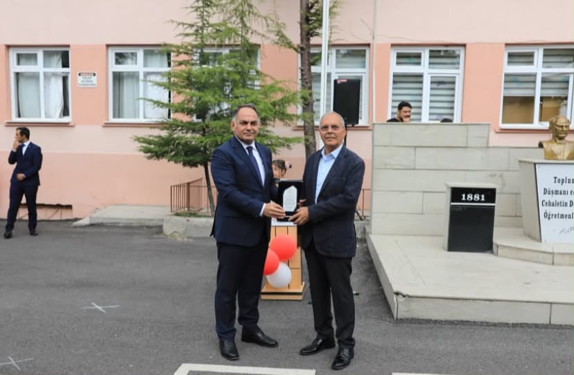  Çankırı Karatekin İlkokulu’nda, eski okul müdürlerinden merhume Nesrin Altıparmak’ın