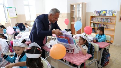 Çerkeş Belediyesi, yeni eğitim-öğretim yılının ilk gününde ilçedeki tüm öğrencileri