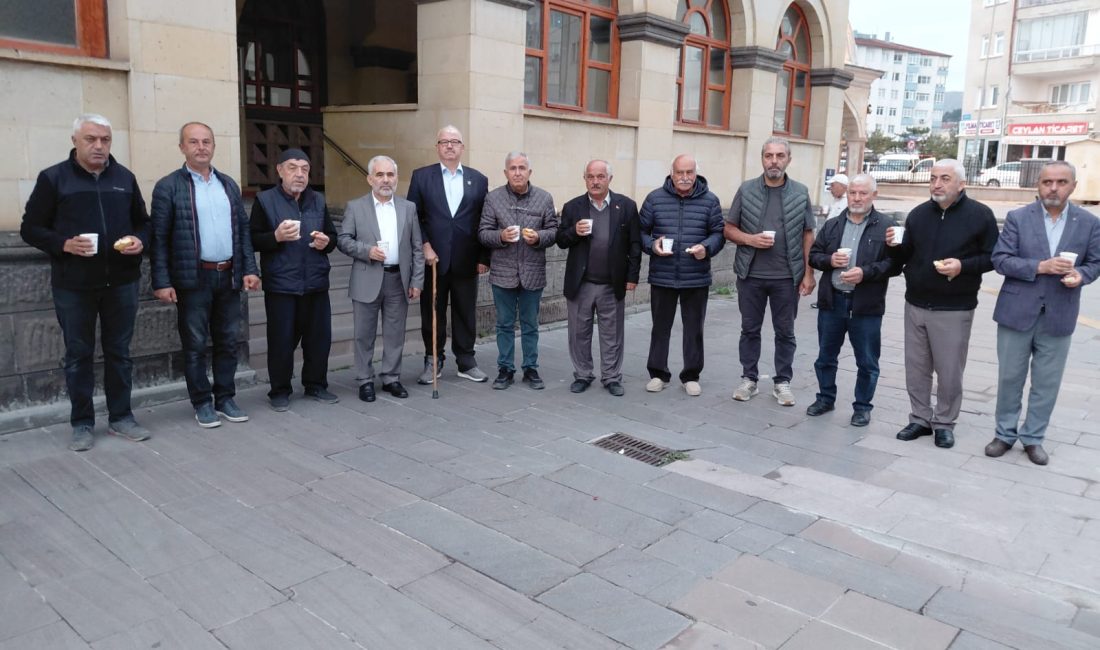 Çankırı’da düzenlenen “Kahraman Gazilerimizle Sabah Namazı Buluşması” programında gaziler, vatandaşlar