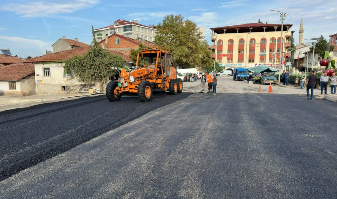 Eldivan Belediyesi, altyapı çalışmaları tamamlanan güzergâhlarda sıcak asfalt serim seferberliği