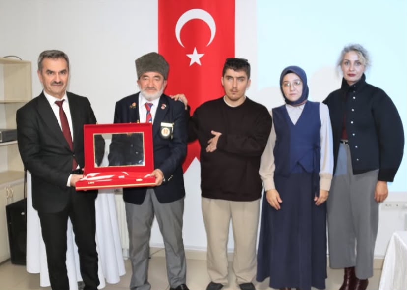 Çankırı’da düzenlenen Vatan ve Kahramanlık Buluşmaları kapsamında şehit yakınları ve