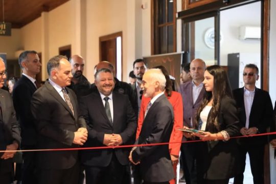 Ressam Şükrü Özgür’ün kişisel resim sergisi, Çankırı Müzesi’nde düzenlenen törenle