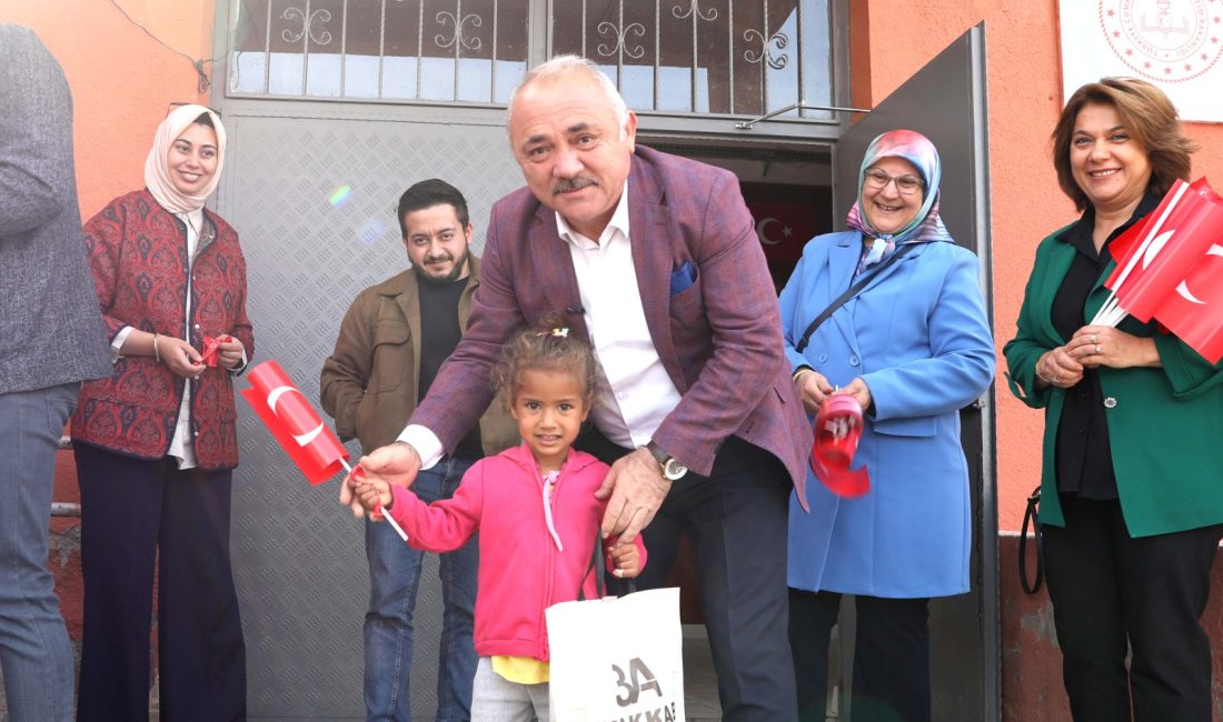 İmaret Vakfı heyeti, Tüney Şehit Mehmet Demir İlkokulu’nu ziyaret ederek