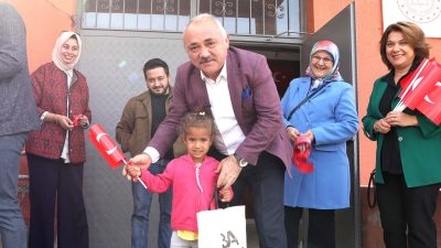 İmaret Vakfı heyeti, Tüney Şehit Mehmet Demir İlkokulu’nu ziyaret ederek